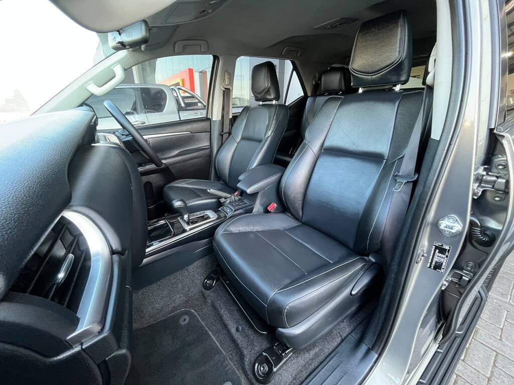 TOYOTA FORTUNER FORTUNER 2.4GD-6 R/B A/T - 7