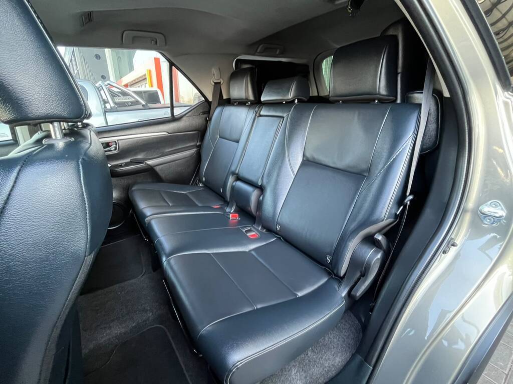 TOYOTA FORTUNER FORTUNER 2.4GD-6 R/B A/T - 8