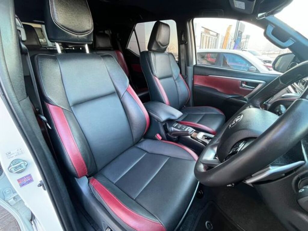 TOYOTA FORTUNER FORTUNER 2.8GD-6 R/B A/T - 10