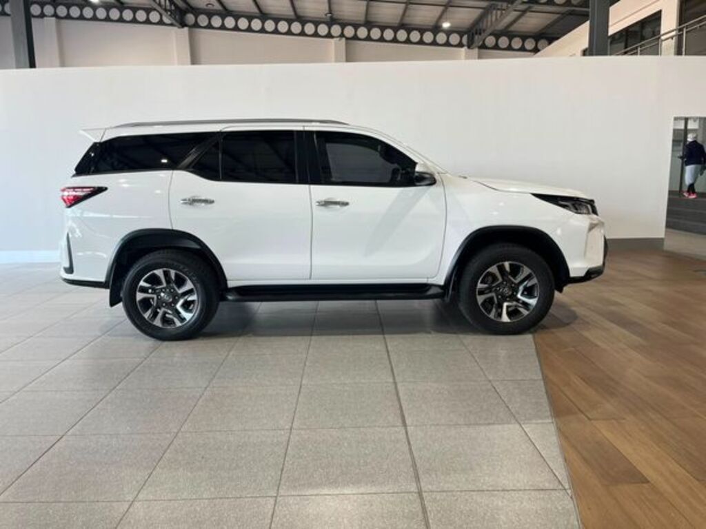TOYOTA FORTUNER FORTUNER 2.8GD-6 R/B A/T - 8