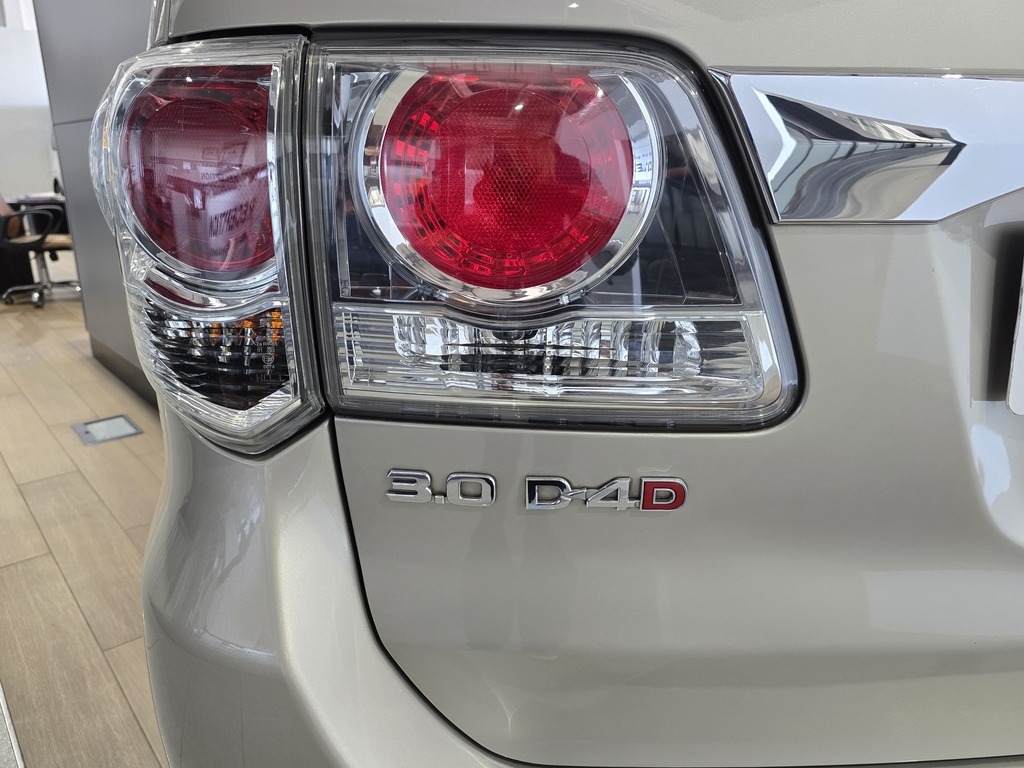 TOYOTA FORTUNER FORTUNER 3.0D-4D R/B A/T - 6