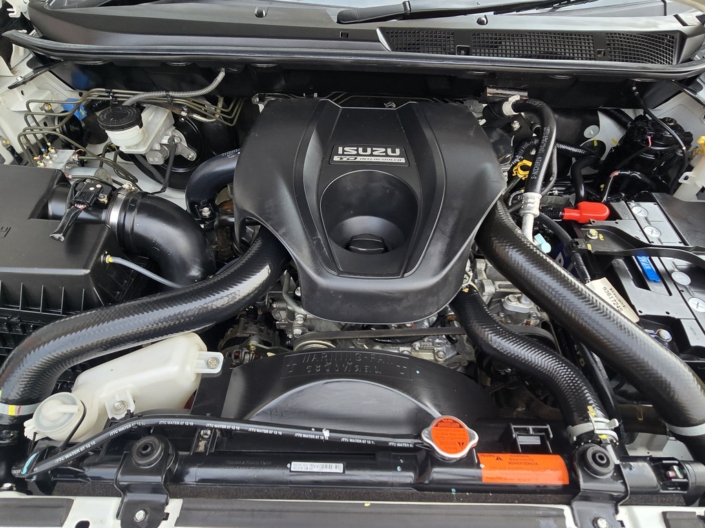 ISUZU D-MAX D-MAX 300 LX A/T D/C P/U