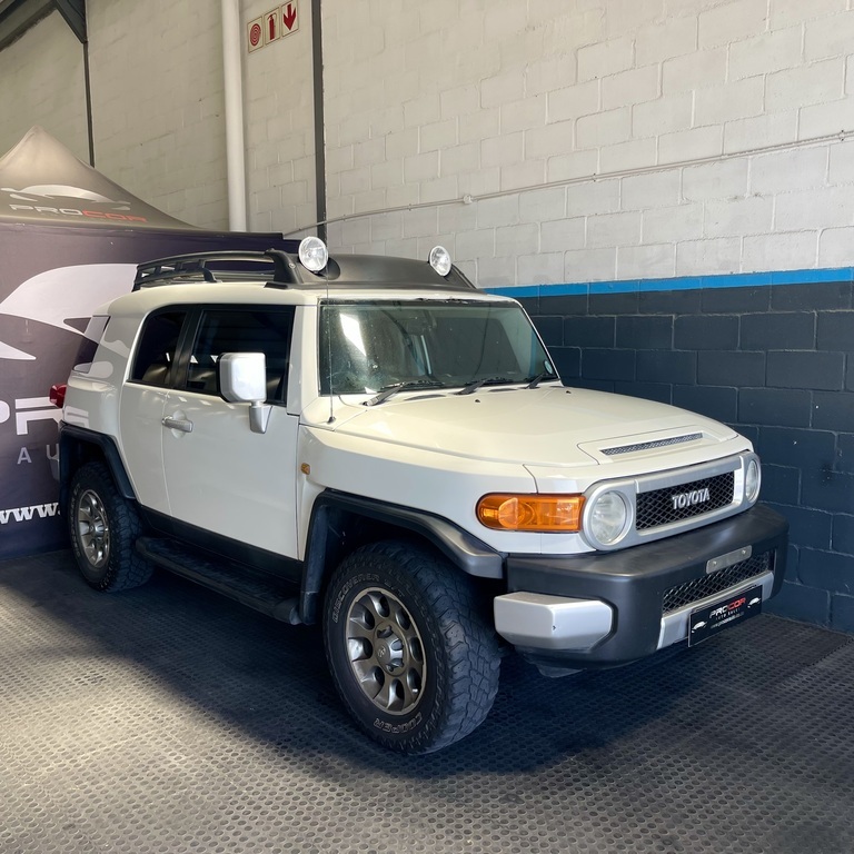 2011 TOYOTA LANDCRUISER for sale on 5DayDeals South Africa