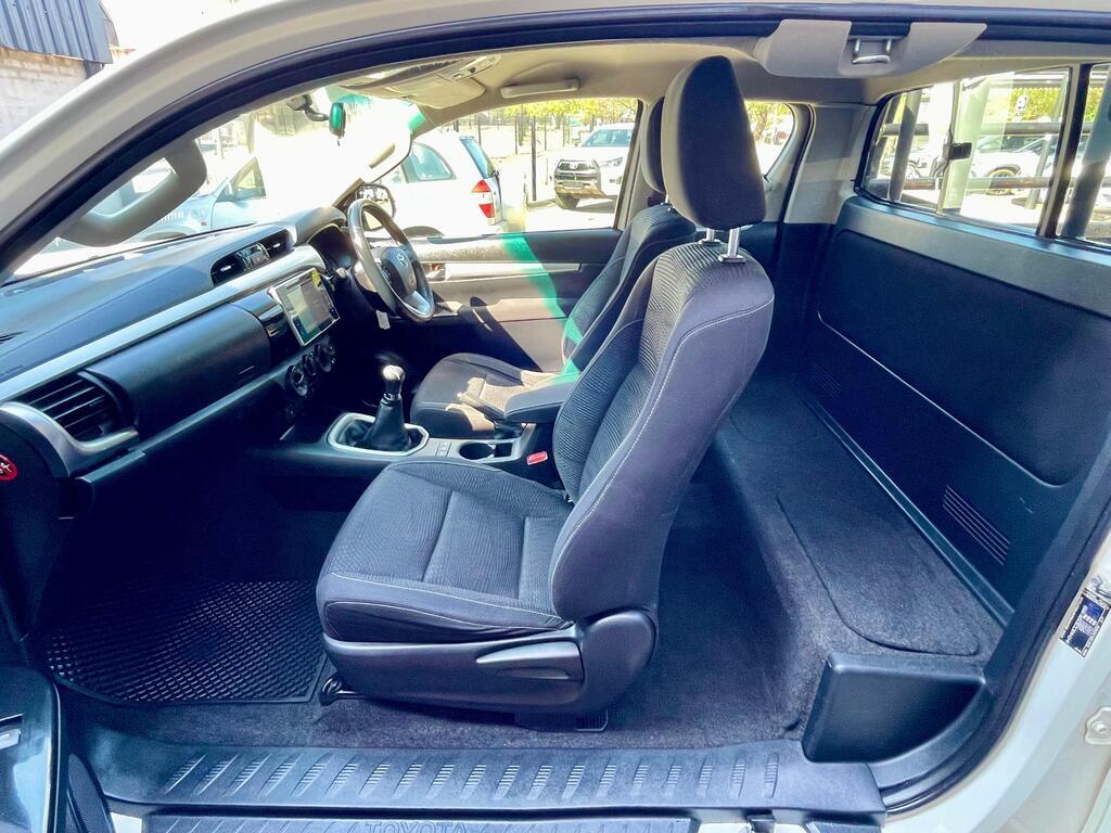 TOYOTA HILUX HILUX 2.8 GD-6 RAIDER 4X4 P/U E/CAB - 13