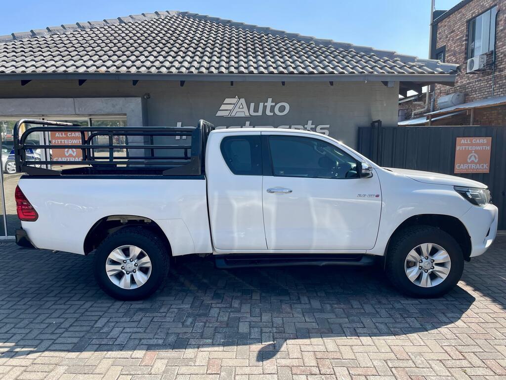 TOYOTA HILUX HILUX 2.8 GD-6 RAIDER 4X4 P/U E/CAB - 4