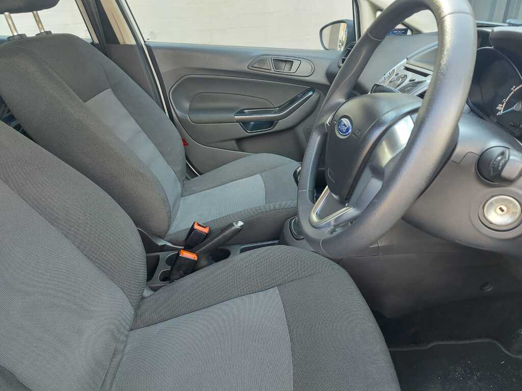 FORD FIESTA FIESTA 1.4 AMBIENTE 5 Dr