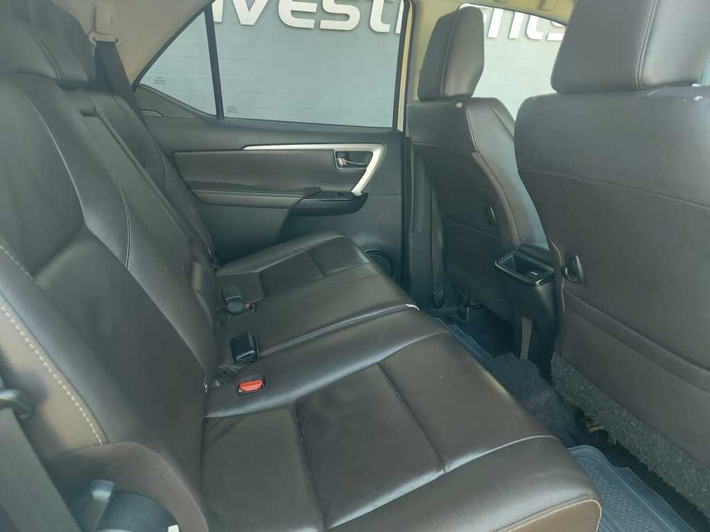 TOYOTA FORTUNER FORTUNER 2.4GD-6 4X4 A/T