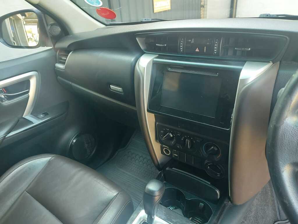 TOYOTA FORTUNER FORTUNER 2.4GD-6 4X4 A/T