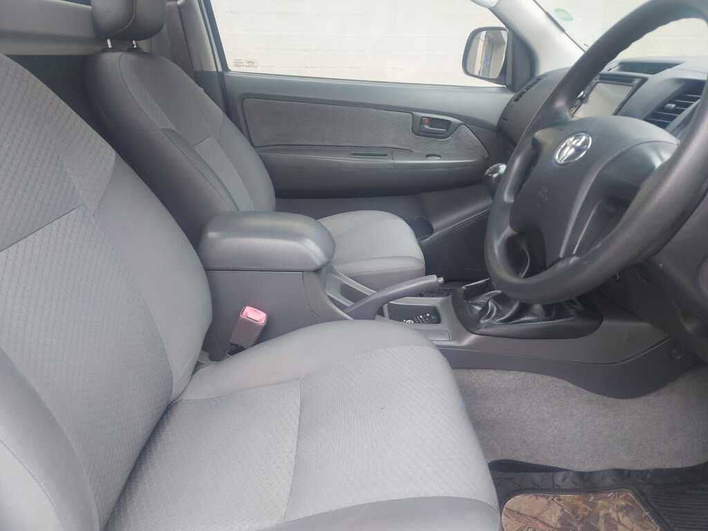 TOYOTA HILUX HILUX 2.5 D-4D SRX 4X4 P/U S/C - 10