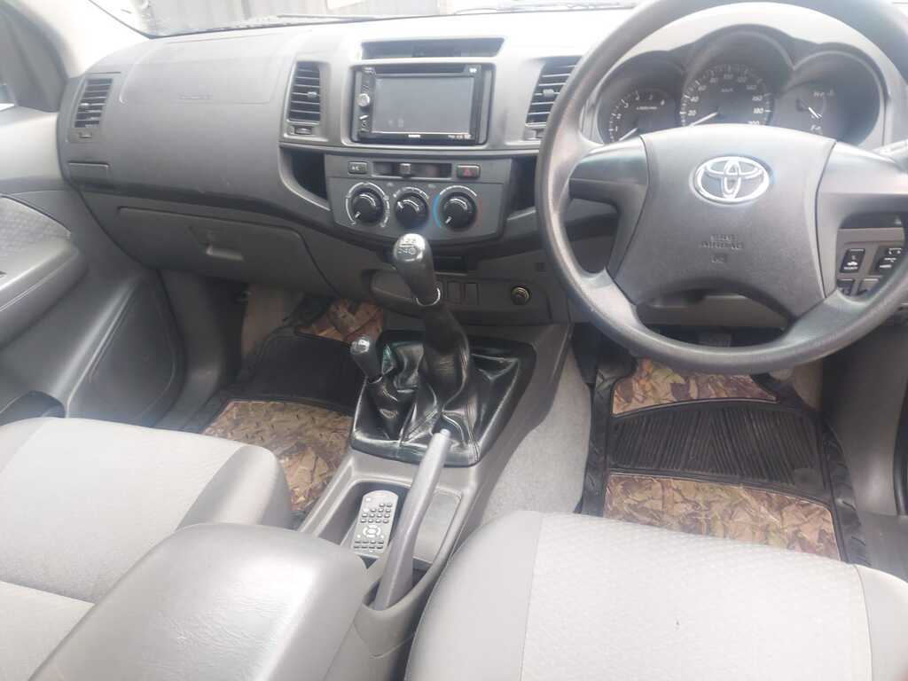 TOYOTA HILUX HILUX 2.5 D-4D SRX 4X4 P/U S/C - 8