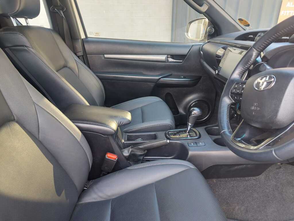 TOYOTA HILUX HILUX 2.8 GD-6 RB LEGEND 4X4 A/T P/U E/CAB