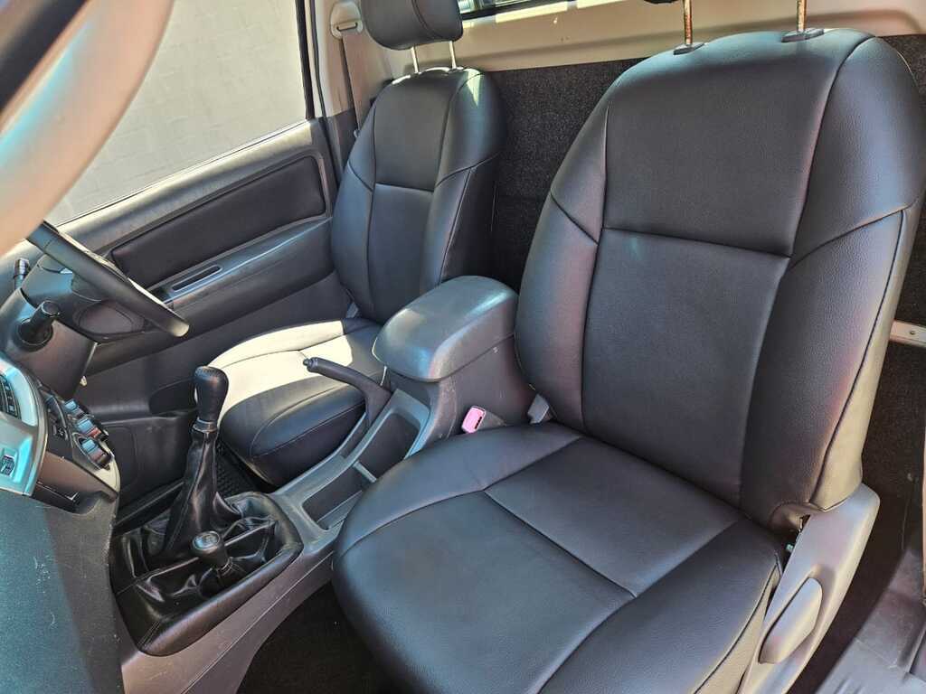 TOYOTA HILUX HILUX 3.0 D-4D RAIDER 4X4 P/U S/C