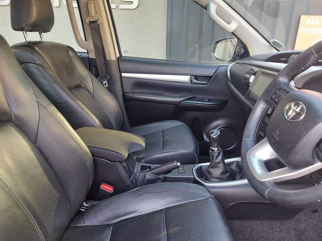 TOYOTA HILUX HILUX 2.8 GD-6 RAIDER 4X4 P/U D/C