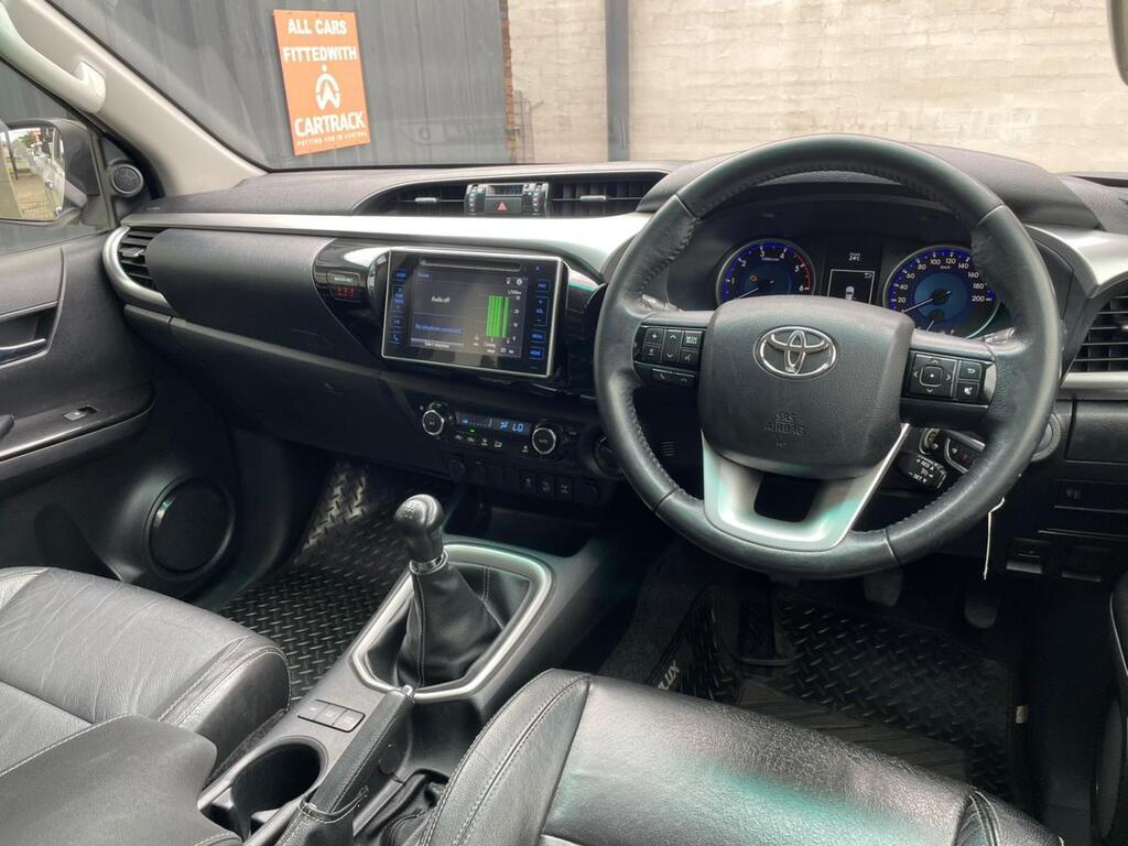 TOYOTA HILUX HILUX 2.8 GD-6 RAIDER 4X4 P/U D/C