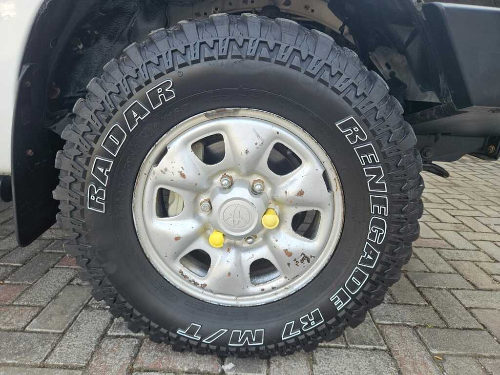 TOYOTA HILUX HILUX 2.5 D-4D SRX 4X4 P/U S/C - 9