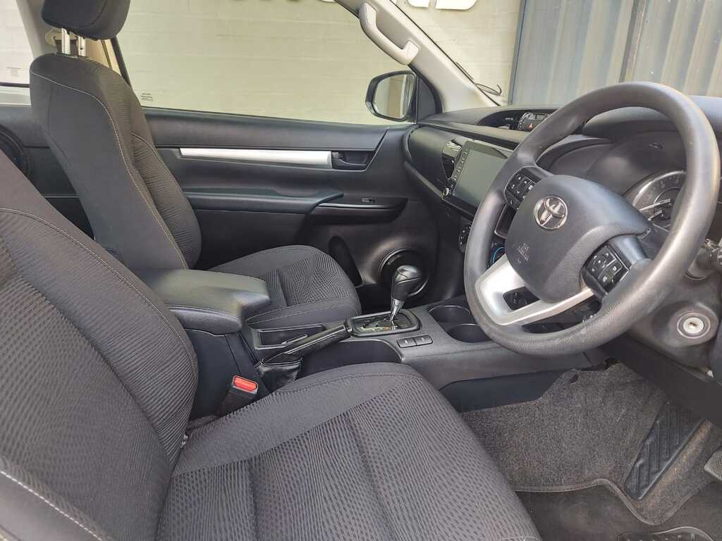 TOYOTA HILUX HILUX 2.4 GD-6 RB RAIDER A/T P/U E/CAB - 10