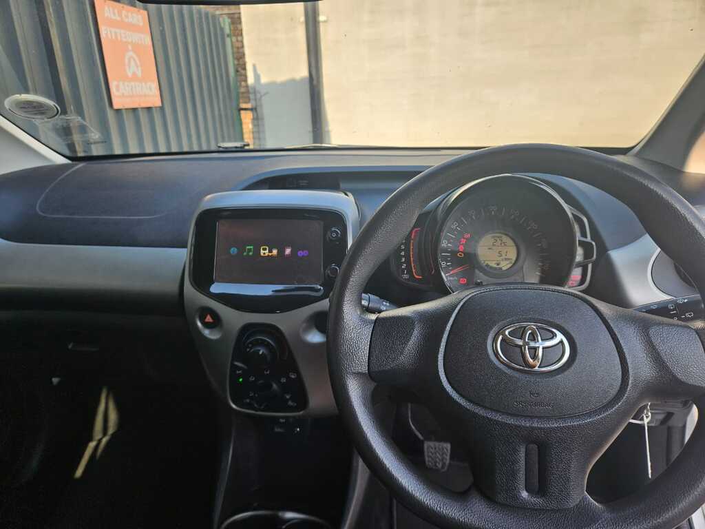 TOYOTA AYGO AYGO 1.0  X- PLAY (5DR) - 8