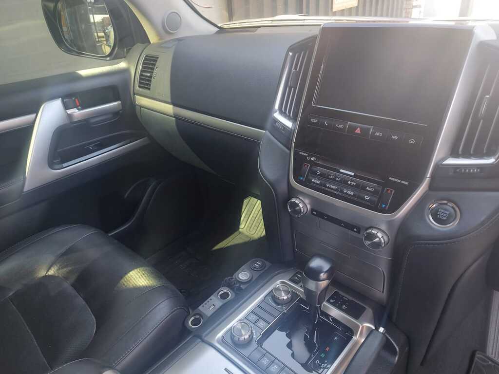 TOYOTA LAND CRUISER LAND CRUISER 200 V8 4.5D VX-R A/T
