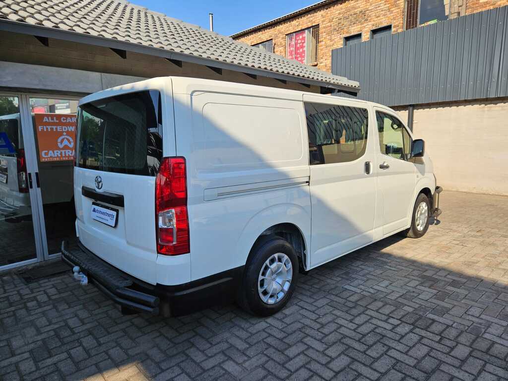 TOYOTA QUANTUM QUANTUM 2.8 LWB CREWCAB F/C P/V