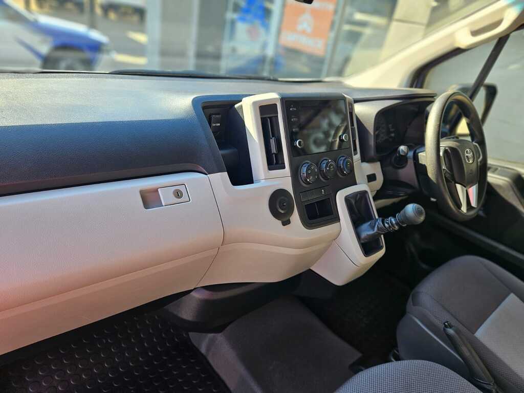 TOYOTA QUANTUM QUANTUM 2.8 LWB CREWCAB F/C P/V