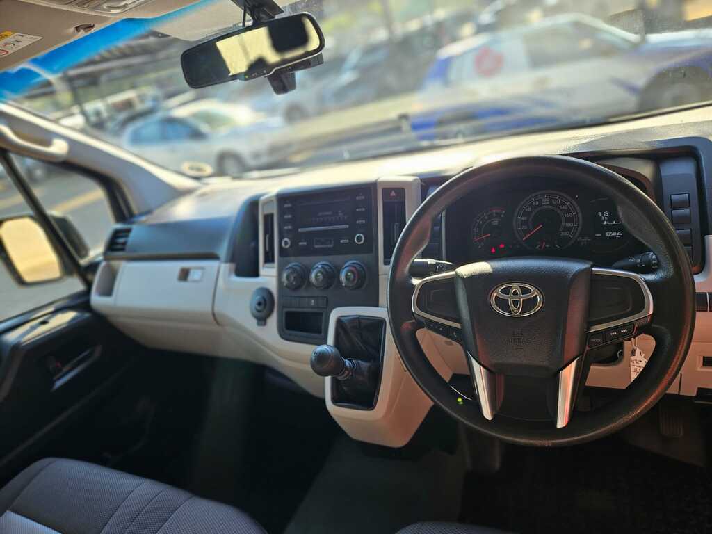 TOYOTA QUANTUM QUANTUM 2.8 LWB CREWCAB F/C P/V