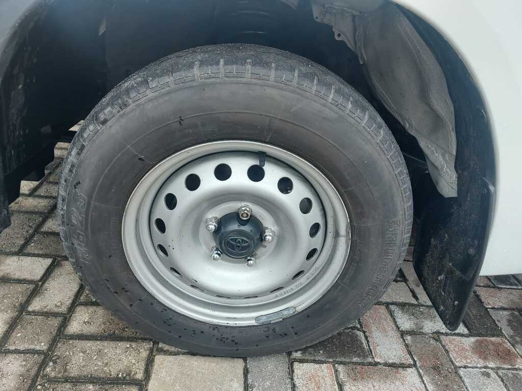 TOYOTA HILUX HILUX 2.4 GD A/C P/U S/C - 7