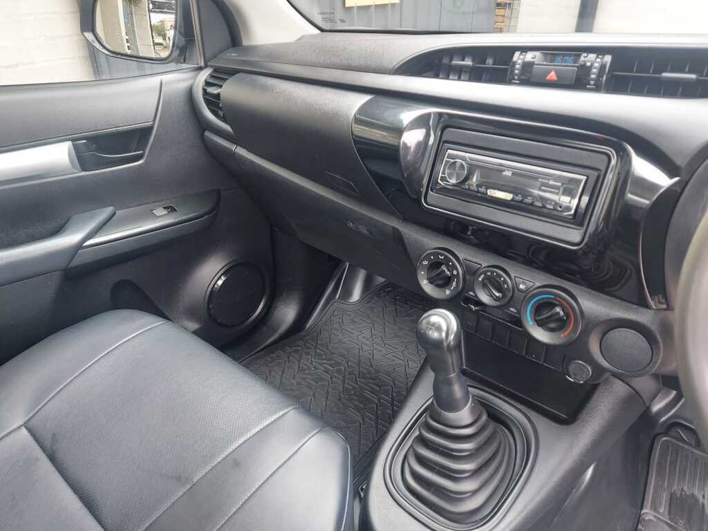 TOYOTA HILUX HILUX 2.4 GD A/C P/U S/C - 9