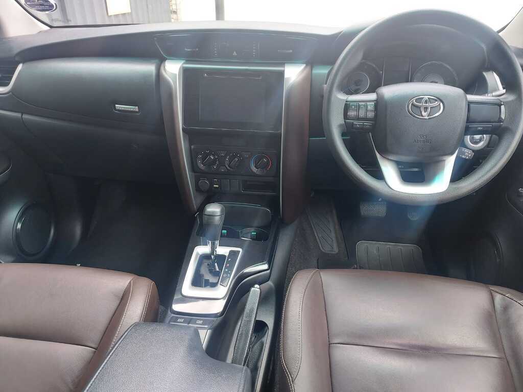 TOYOTA FORTUNER FORTUNER 2.4GD-6 R/B A/T