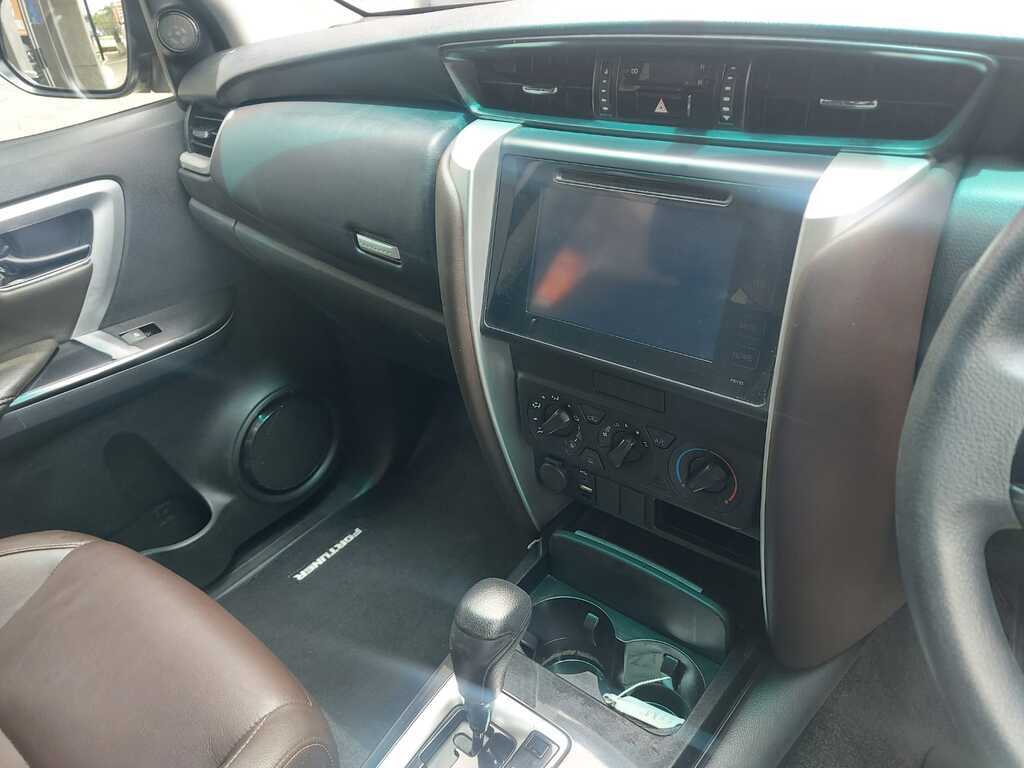 TOYOTA FORTUNER FORTUNER 2.4GD-6 R/B A/T