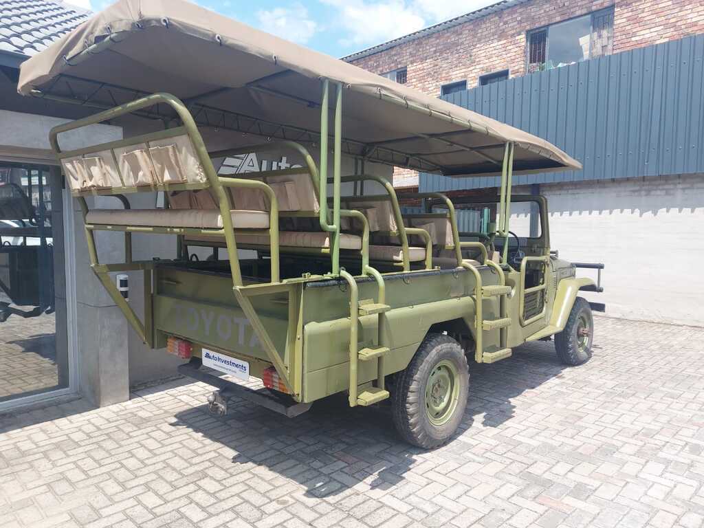 TOYOTA LAND CRUISER PICK UP LAND CRUISER DIESEL P/U S/C - 6