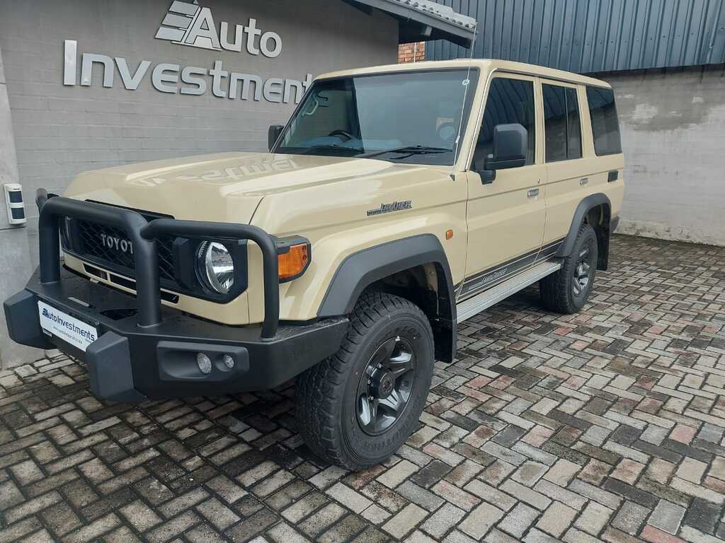 TOYOTA LAND CRUISER 70 LANDCRUISER 76 2.8 GD-6 S/W A/T - 1