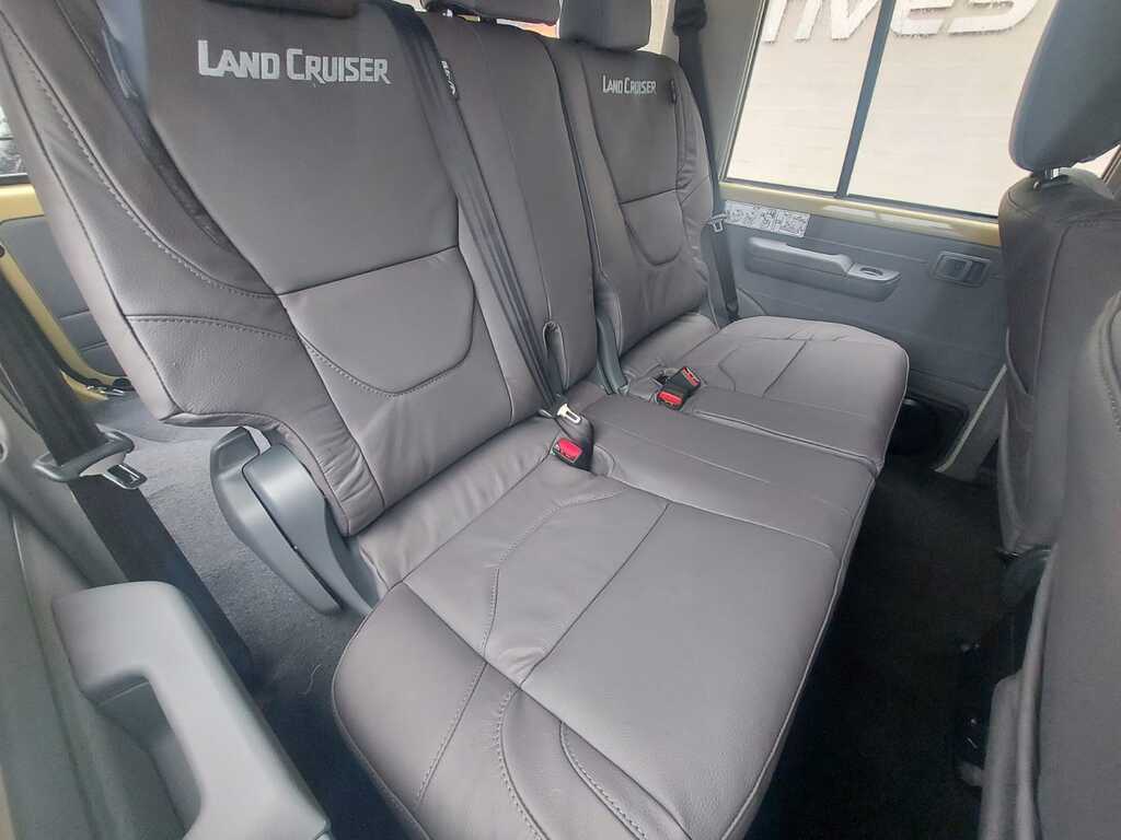 TOYOTA LAND CRUISER 70 LANDCRUISER 76 2.8 GD-6 S/W A/T - 10