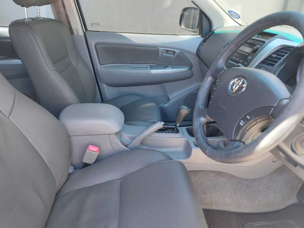 TOYOTA HILUX HILUX 3.0 D-4D RAIDER 4X4 A/T P/U D/C