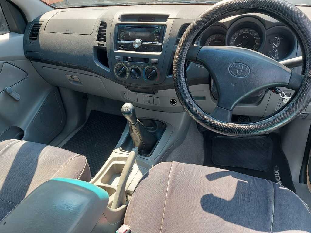 TOYOTA HILUX HILUX 2.5D-4D SRX R/B P/U S/C - 9