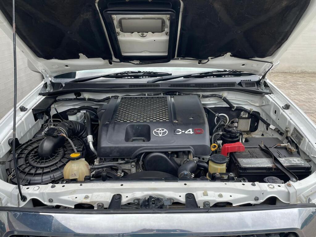 TOYOTA HILUX HILUX 3.0D-4D RAIDER XTRA CAB P/U S/C