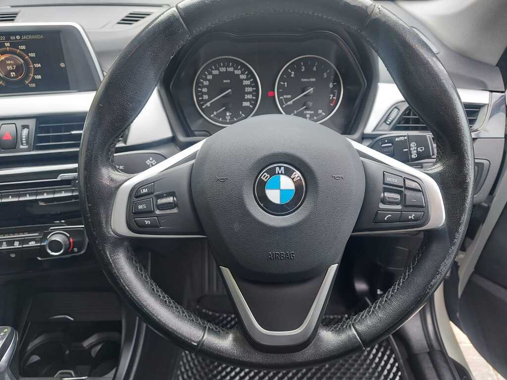 BMW X1 X1 sDRIVE20i  A/T (F48) - 11