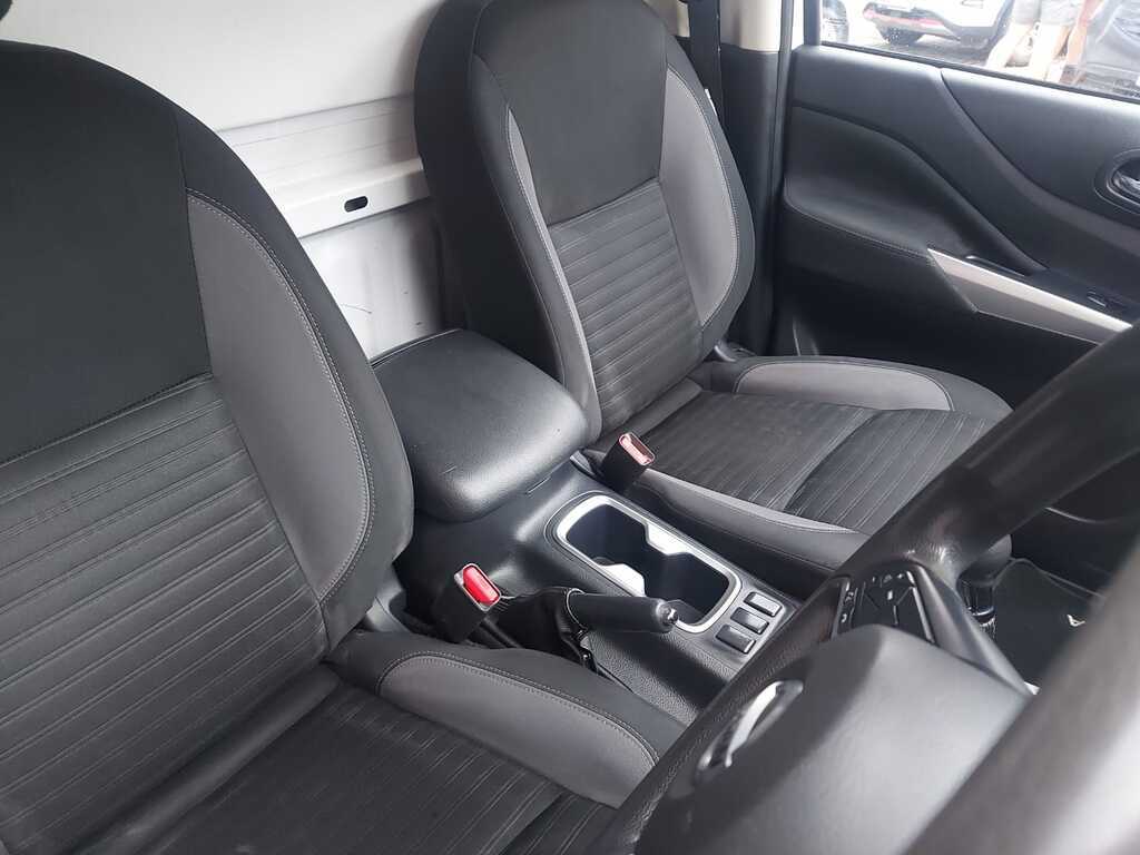 NISSAN NAVARA NAVARA 2.5DDTI SE 4X4 S/C P/U