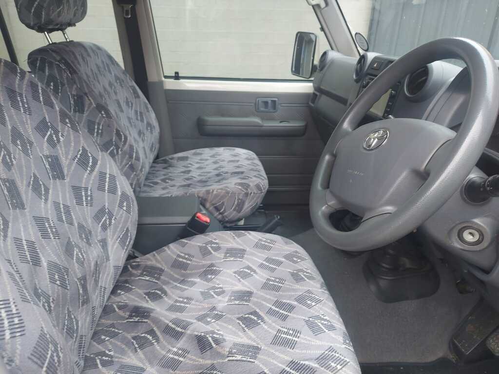 TOYOTA LAND CRUISER 70 LANDCRUISER 76 4.5D V8 S/W
