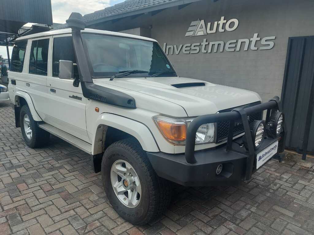 TOYOTA LAND CRUISER 70 LANDCRUISER 76 4.5D V8 S/W