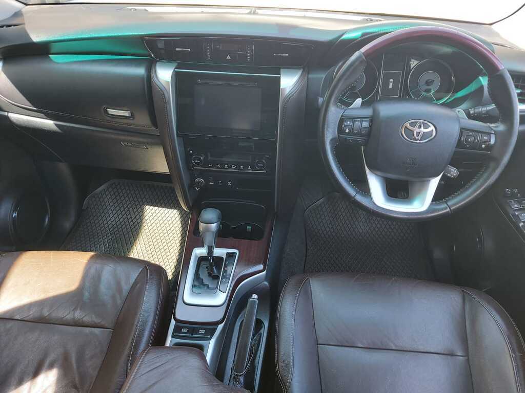 TOYOTA FORTUNER FORTUNER 2.8GD-6 R/B A/T - 12