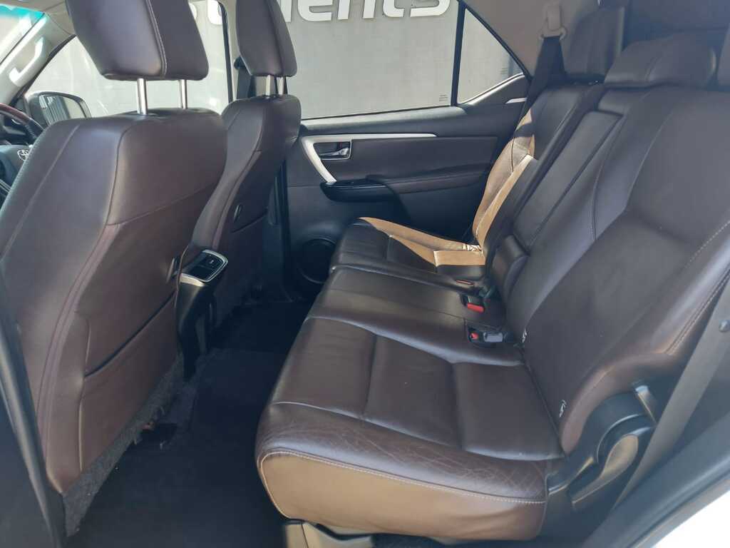 TOYOTA FORTUNER FORTUNER 2.8GD-6 R/B A/T - 19