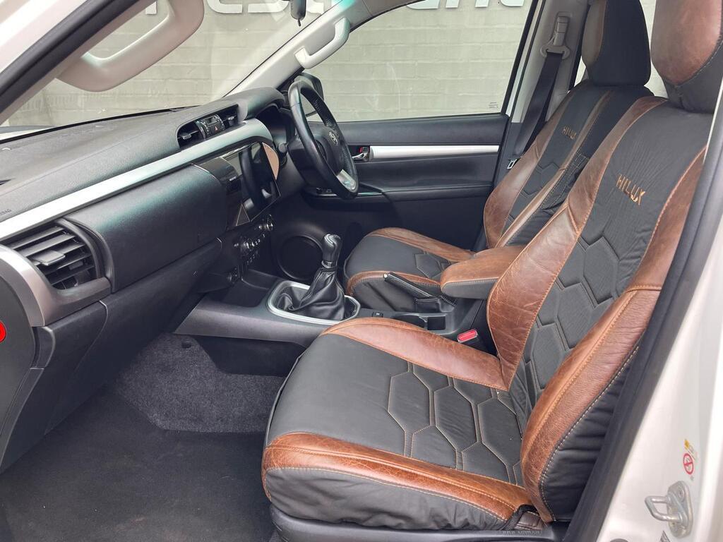 TOYOTA HILUX HILUX 2.8 GD-6 RAIDER 4X4 P/U D/C