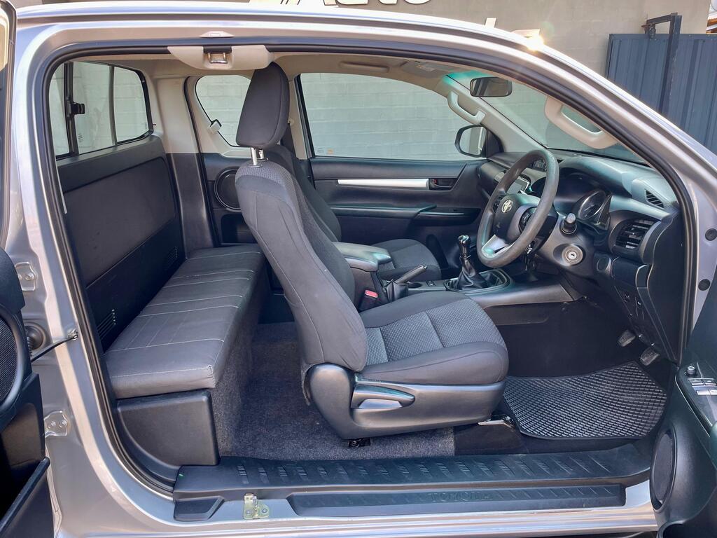 TOYOTA HILUX HILUX 2.4 GD-6 RB RAIDER P/U E/CAB - 15