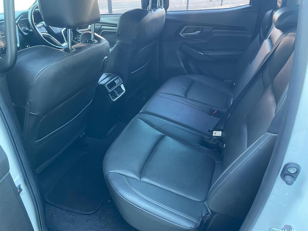 ISUZU D-MAX D-MAX 3.0 Ddi V-CROSS HR A/T D/C P/U - 19