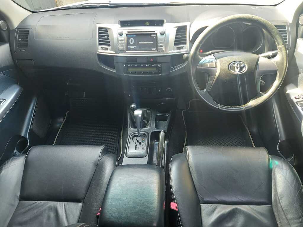 TOYOTA HILUX HILUX 3.0 D-4D LEGEND 45 4X4 A/T P/U D/C