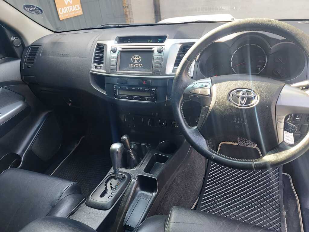 TOYOTA HILUX HILUX 3.0 D-4D LEGEND 45 4X4 A/T P/U D/C