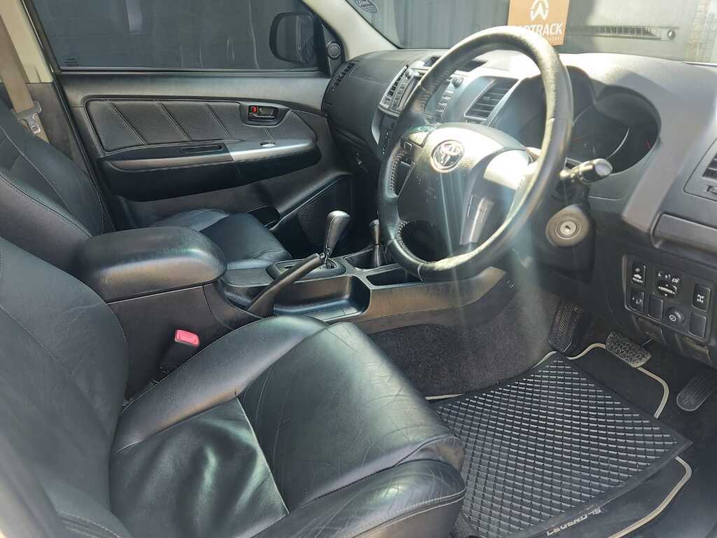 TOYOTA HILUX HILUX 3.0 D-4D LEGEND 45 4X4 A/T P/U D/C