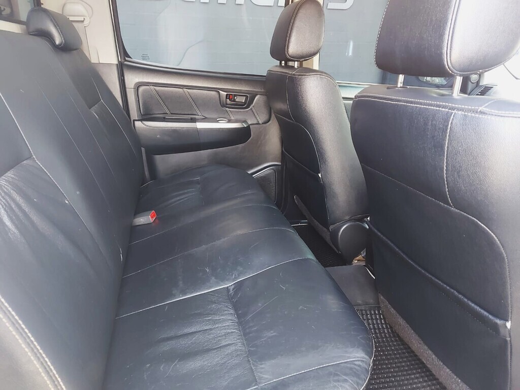 TOYOTA HILUX HILUX 3.0 D-4D LEGEND 45 4X4 A/T P/U D/C