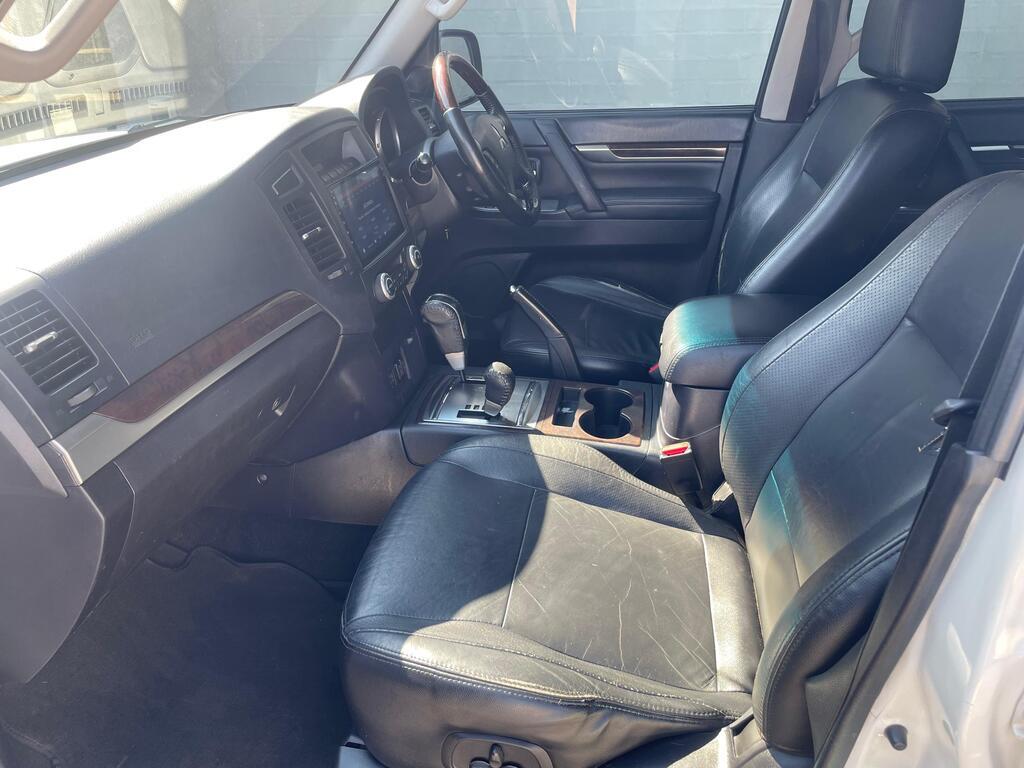 MITSUBISHI PAJERO PAJERO 3.2 Di-Dc GLS A/T - 17