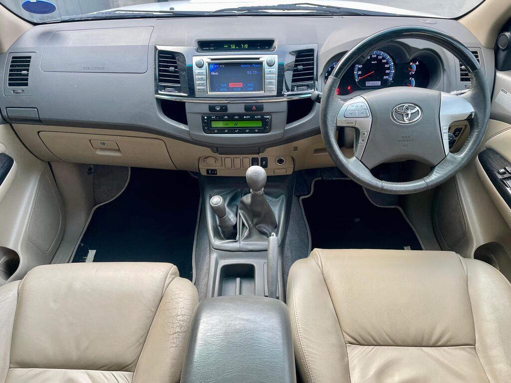TOYOTA FORTUNER FORTUNER 3.0D-4D 4X4 - 12